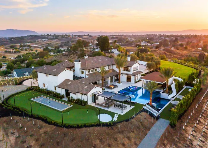 Vaquero By Fieldtrip Modern Wine Country Resort