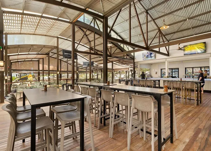 Kingfisher Bay Resort
