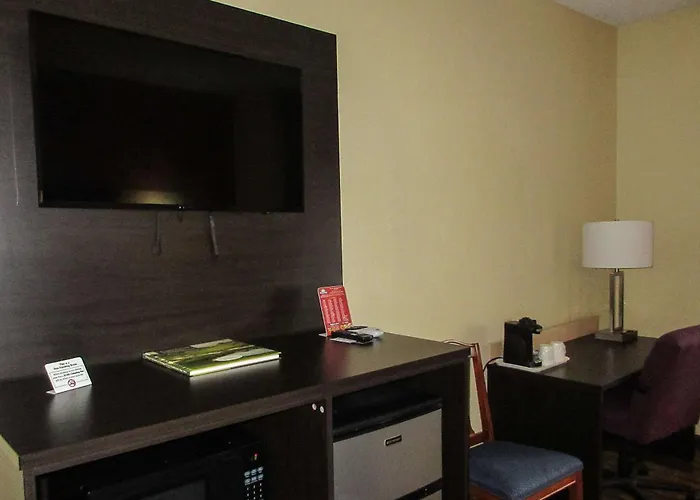 Quality Inn & Suites Benton Harbor - St Joseph