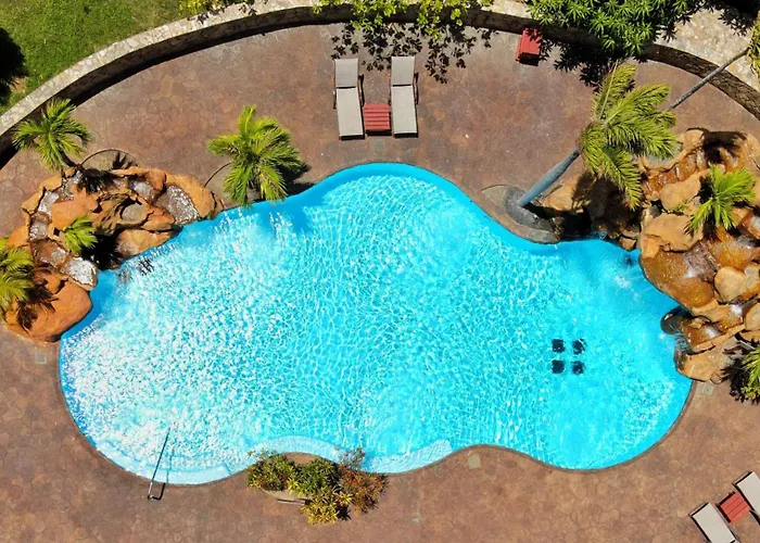 Clarion Suites Roatan At Pineapple Villas