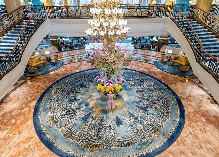 Makati Shangri-La, Manila