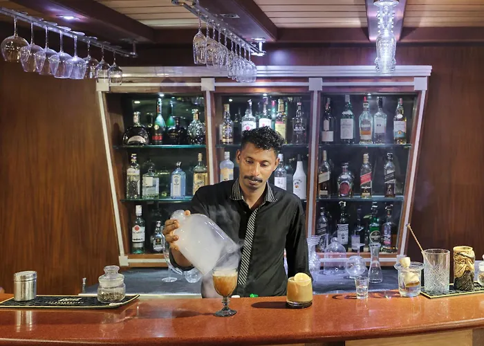 Sterling Lake Palace Alleppey