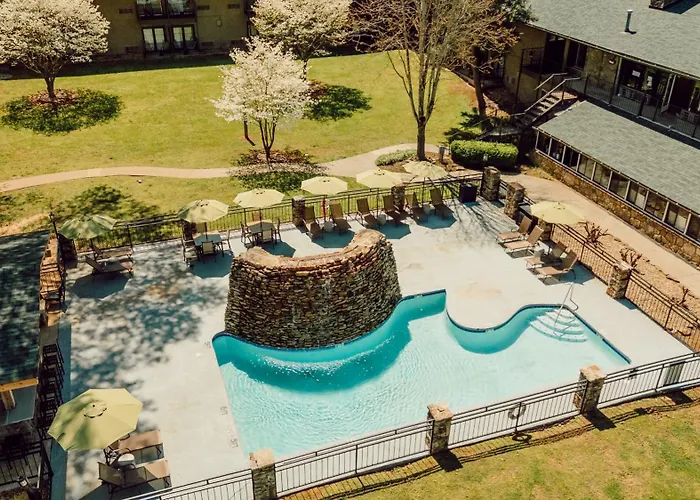 Tremont Lodge & Resort