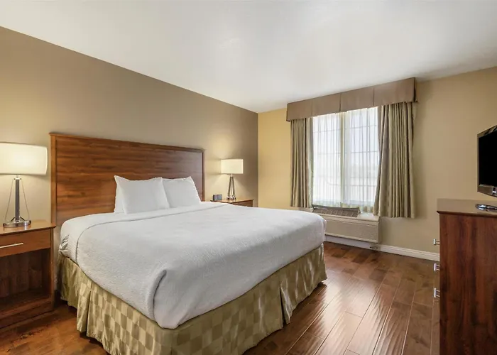 Best Western Plus John Jay Inn & Suites