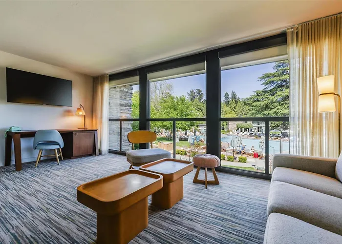 Flamingo Resort & Spa Santa Rosa Sonoma, Tapestry By Hilton