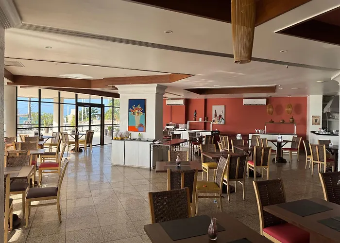 Chic Hotel Suite In Fabulous Meireles Fortaleza With Wifi, Fitness Room