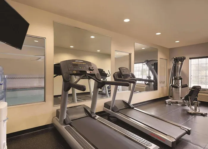 Country Inn & Suites By Radisson, Valparaiso, In