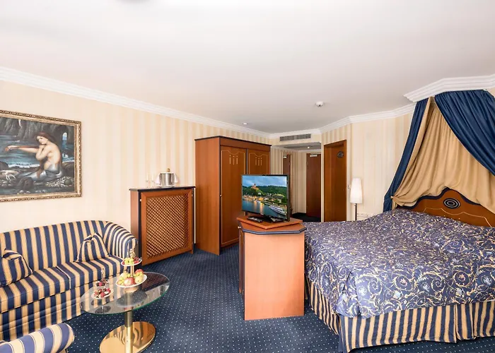 Moselstern Hotel Brixiade &Triton