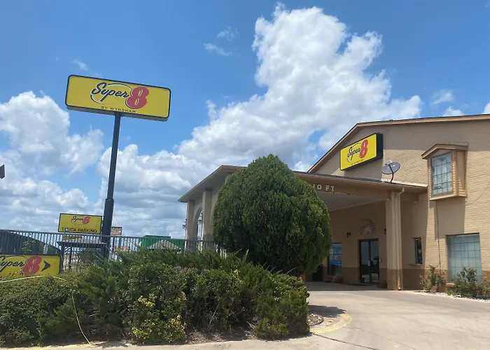 Super 8 By Wyndham Decatur Texas