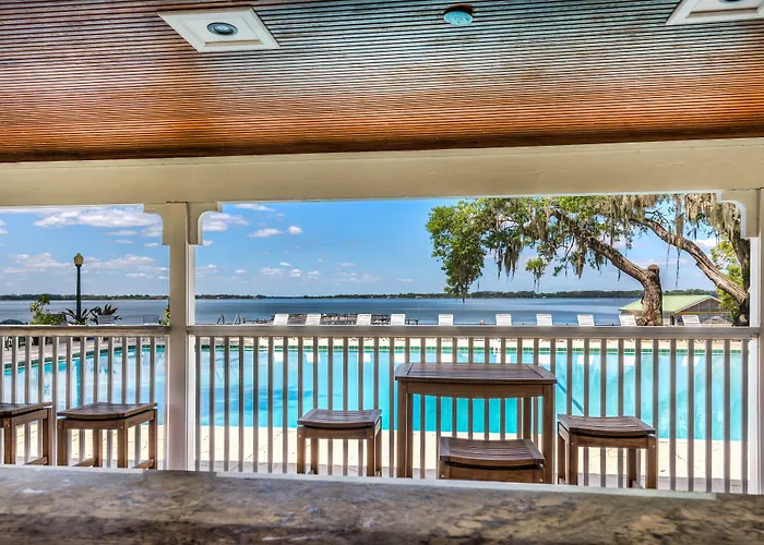Lakeside Inn On Lake Dora