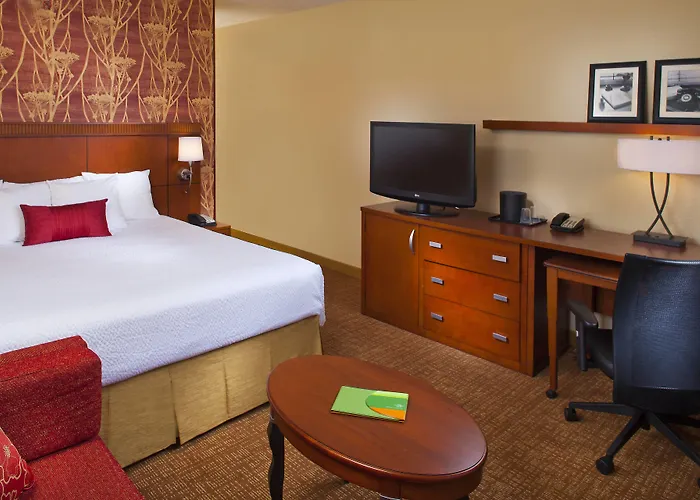Courtyard By Marriott Memphis East/Park Avenue