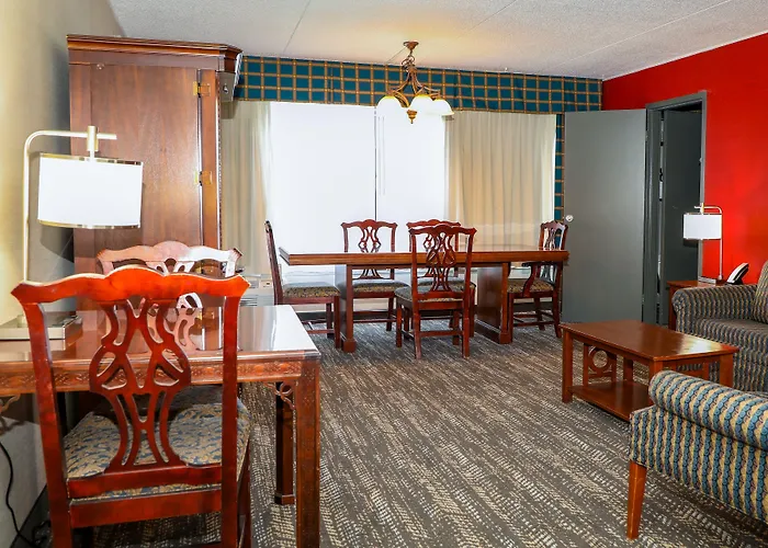 Ramada By Wyndham Cumberland Downtown