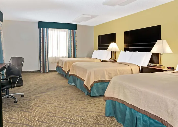 Howard Johnson By Wyndham Houston Heights Downtown