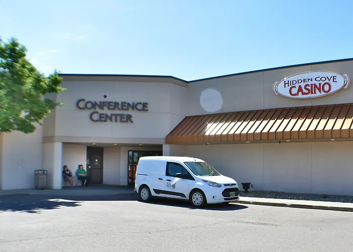 Ramada By Wyndham Sioux Falls Airport - Waterpark Resort & Event Center