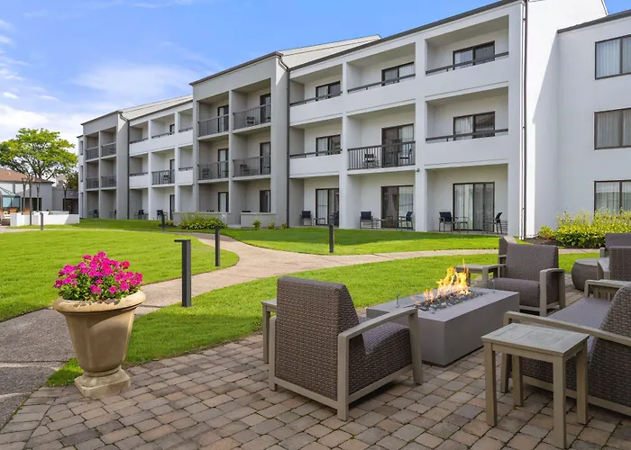 Courtyard By Marriott Detroit Livonia