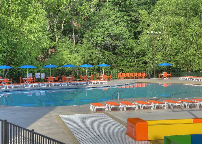 Country Cascades Waterpark Resort