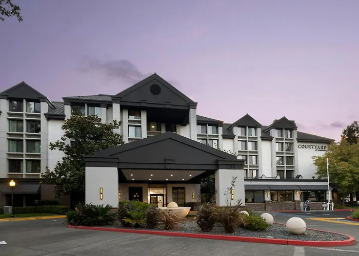 Courtyard By Marriott Santa Rosa