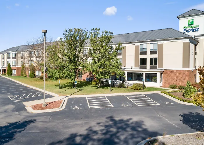 Holiday Inn Express - Delafield By Ihg