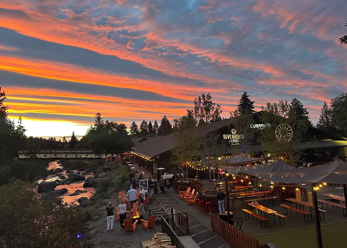 Riverhouse Lodge