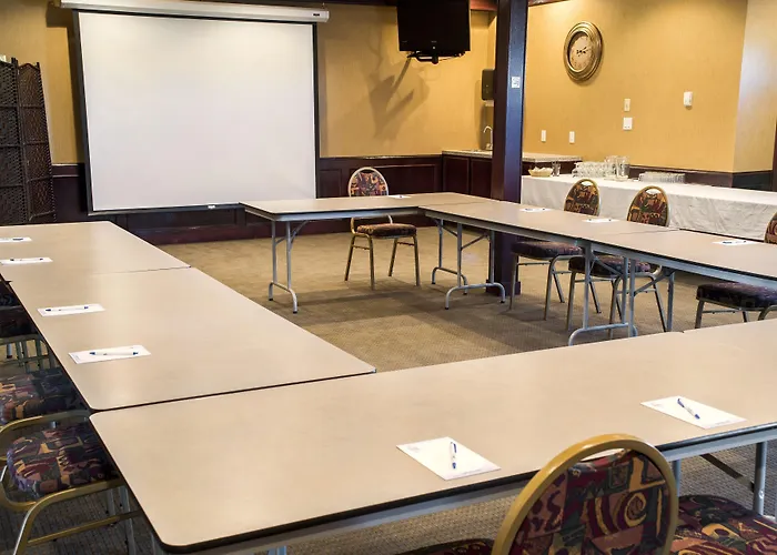 Service Plus Inns And Suites