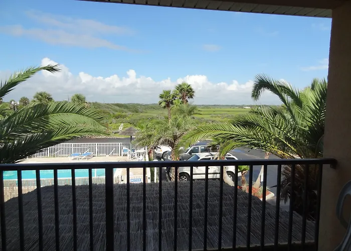 Ocean Sands Beach Boutique Inn-1 Acre Private Beach-St Augustine Historic-2 Miles-Shuttle With Downtown Tour-Heated Salt Water Pool Until 420Am-Popcorn-Cookies-New 4K Usd Black Beds- 69 Item Breakfast-Eggs-Bacon-Starbucks- Free Laundry- #904-799-Sand