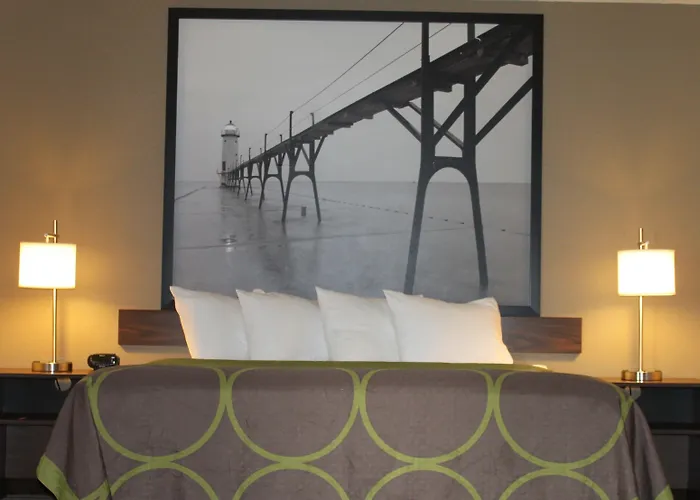 Super 8 By Wyndham Manistee