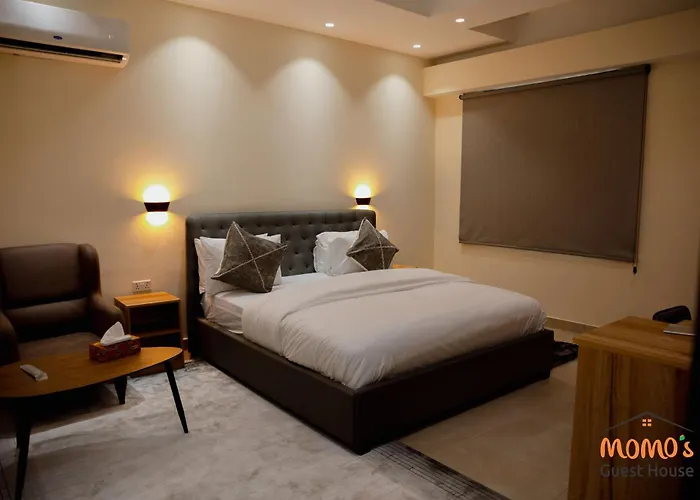 Momo'S Hotel