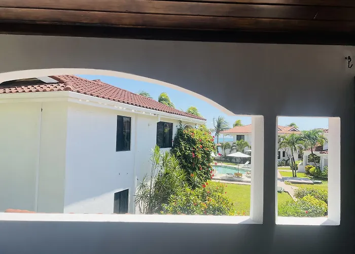 Isla Bonita Yacht Club