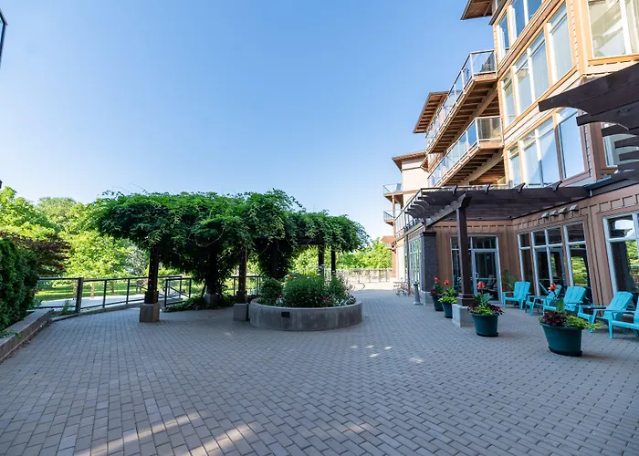 The Cove Lakeside Resort