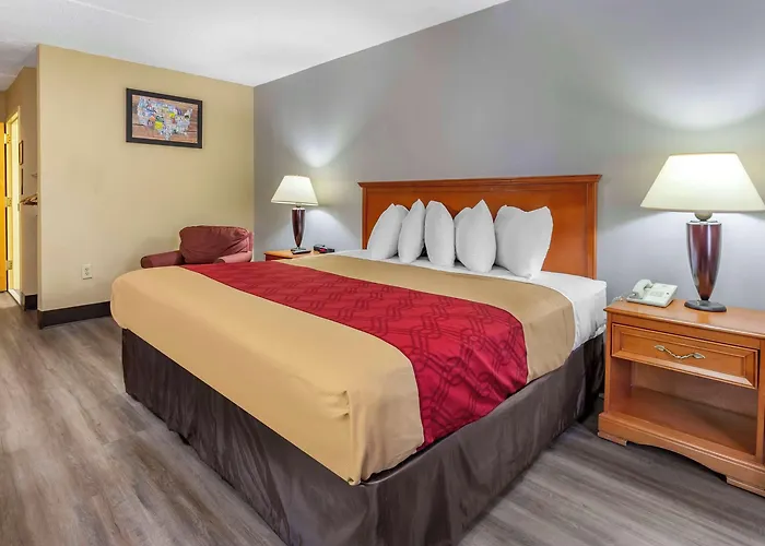 Econo Lodge & Suites Southern Pines - Pinehurst