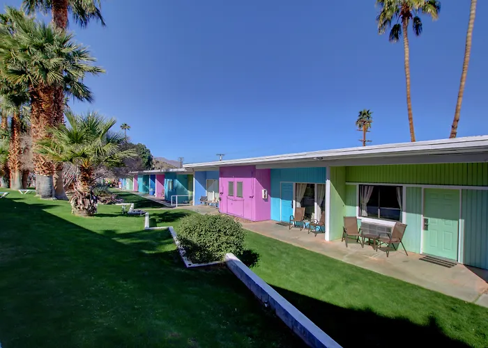 Ccbc Resort Hotel - A Gay Men'S Resort