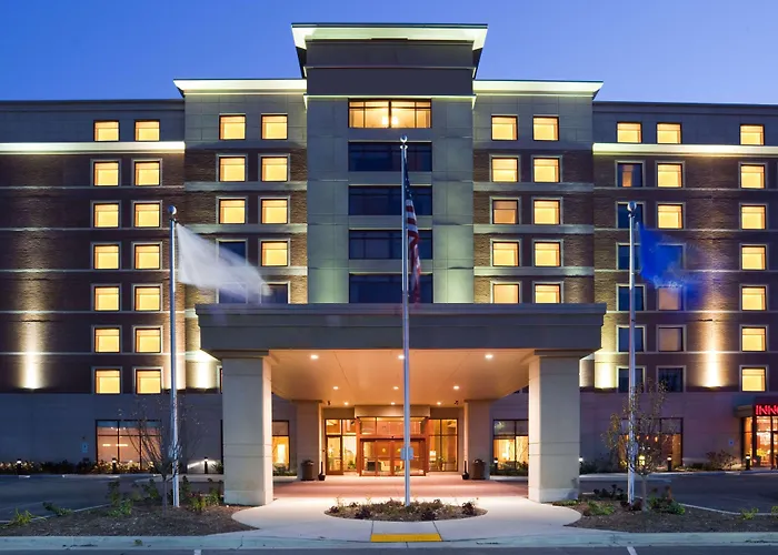 Sonesta Milwaukee West Wauwatosa Hotel