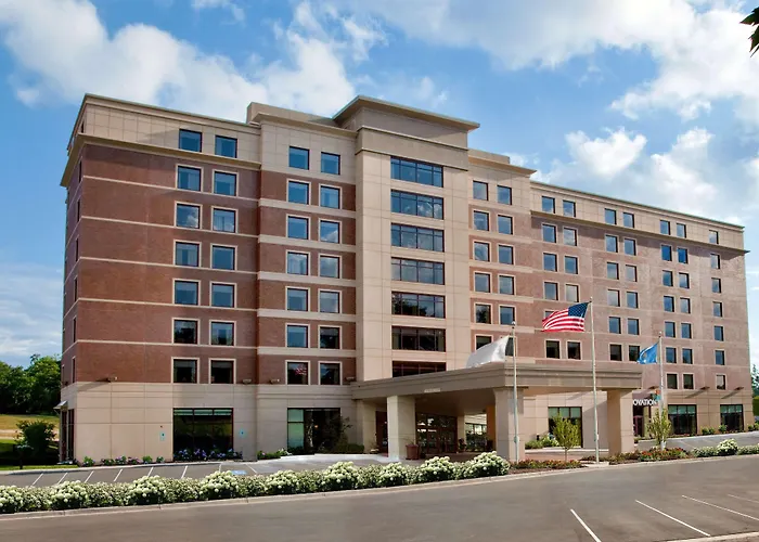 Sonesta Milwaukee West Wauwatosa Hotel