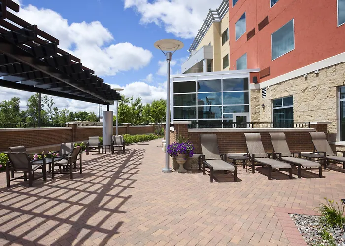 Courtyard Minneapolis Maple Grove Arbor Lakes