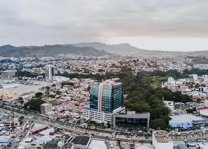 Courtyard By Marriott Guayaquil