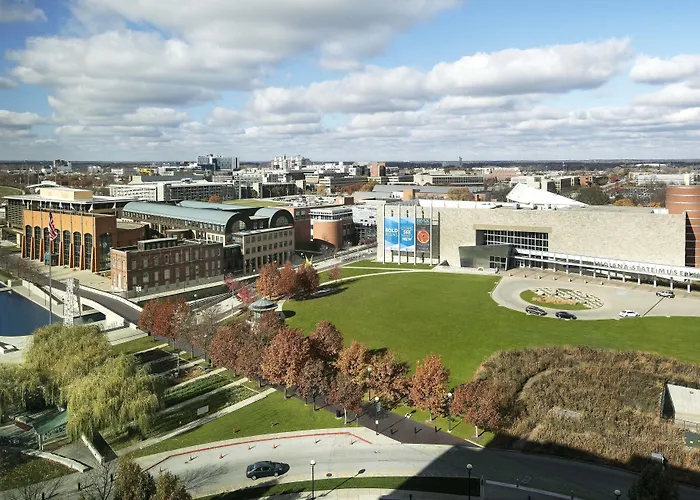 Courtyard By Marriott Indianapolis Downtown