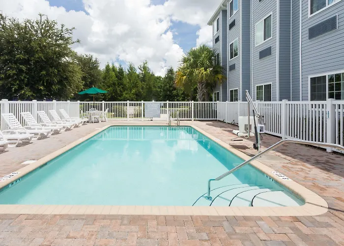 Microtel Inn & Suites By Wyndham Spring Hill/Weeki Wachee