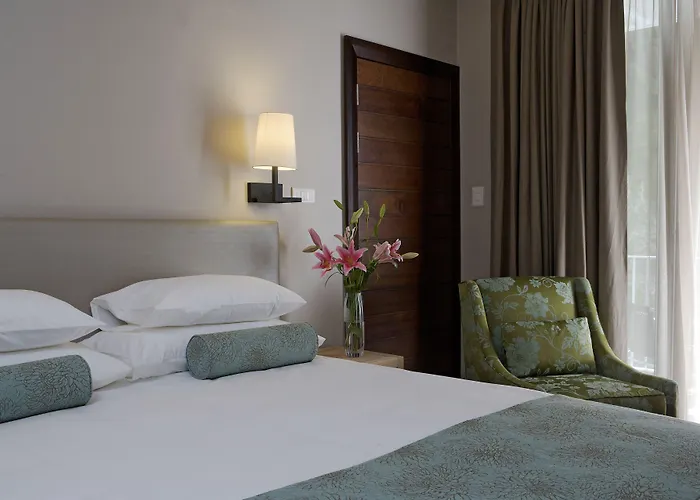 Chapmans Peak Beach Hotel