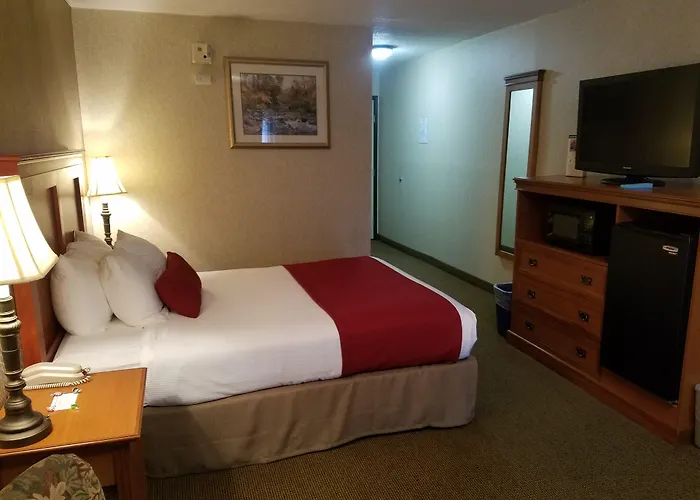 Best Western Plus Rivershore Hotel