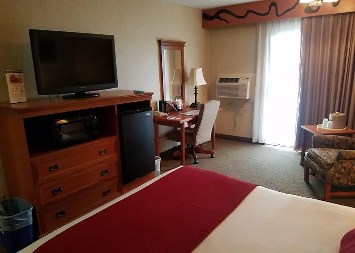 Best Western Plus Rivershore Hotel