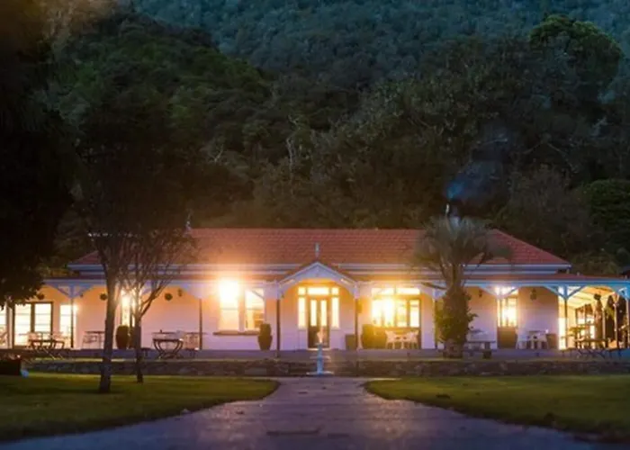 Furneaux Lodge