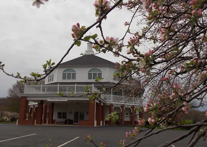 Inn At Amish Door