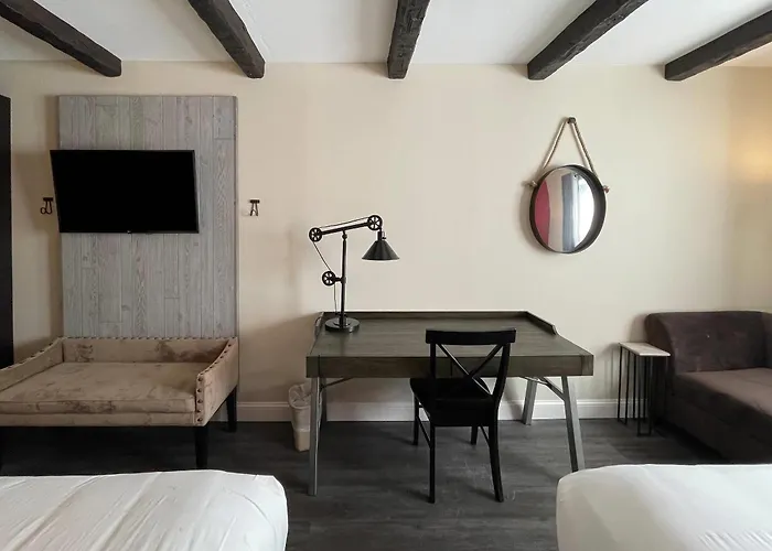 The Century House Latham - North Albany, An Ascend Collection Hotel