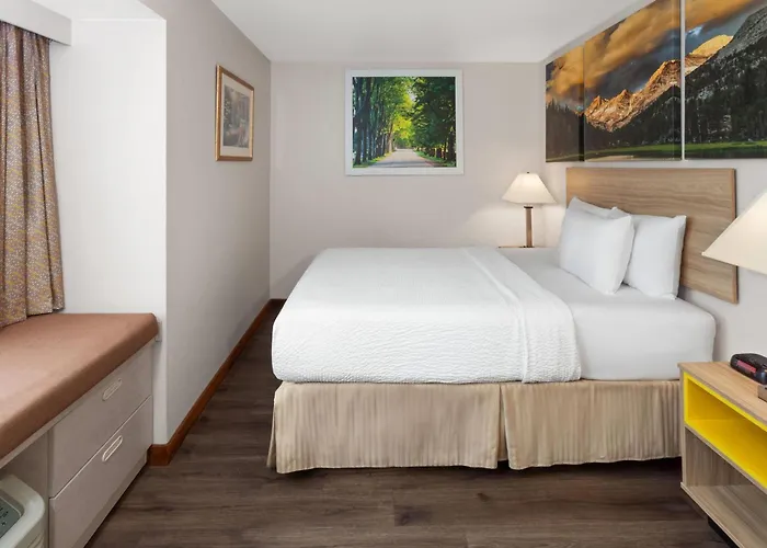 Days Inn & Suites By Wyndham Spokane Airport Airway Heights