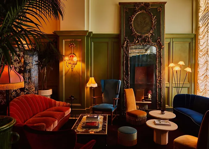 The Siren Hotel, An Ash Hotel