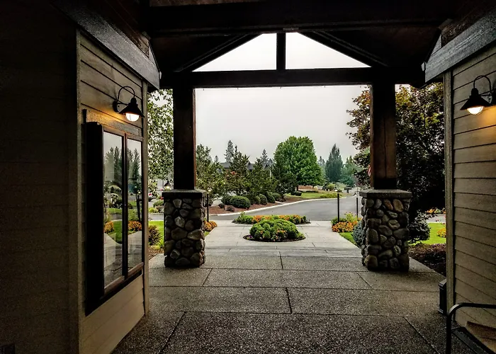 Resort At Eagle Point Golf Club Lodging