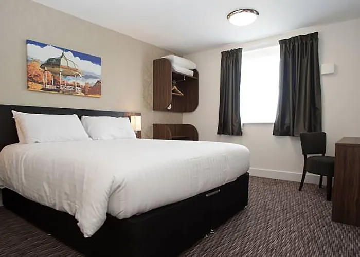 The Raven'S Cliff Lodge By Marston'S Inns