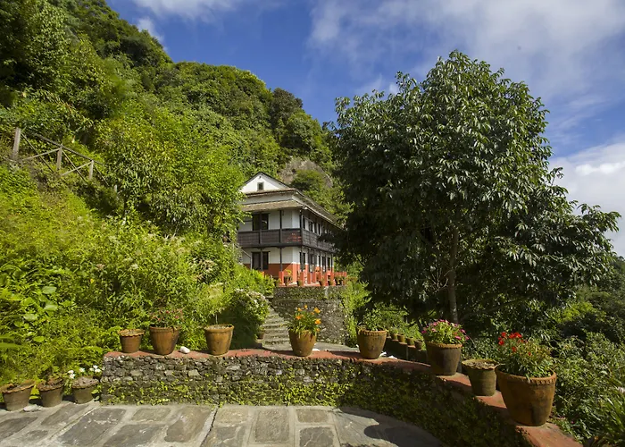 Everest Manla Resort