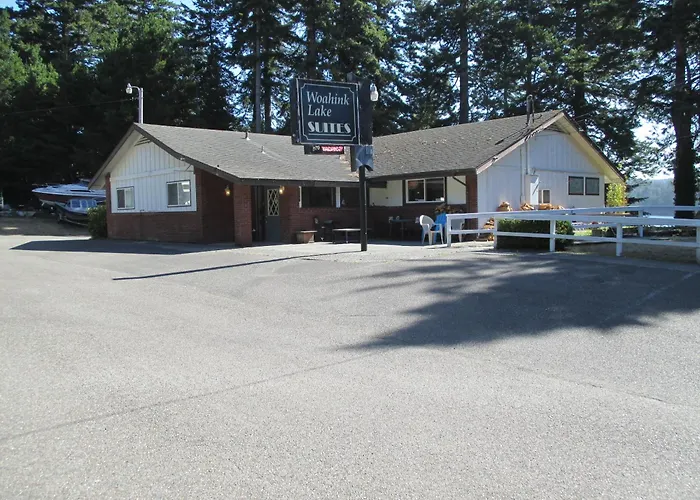 Woahink Lake Suites