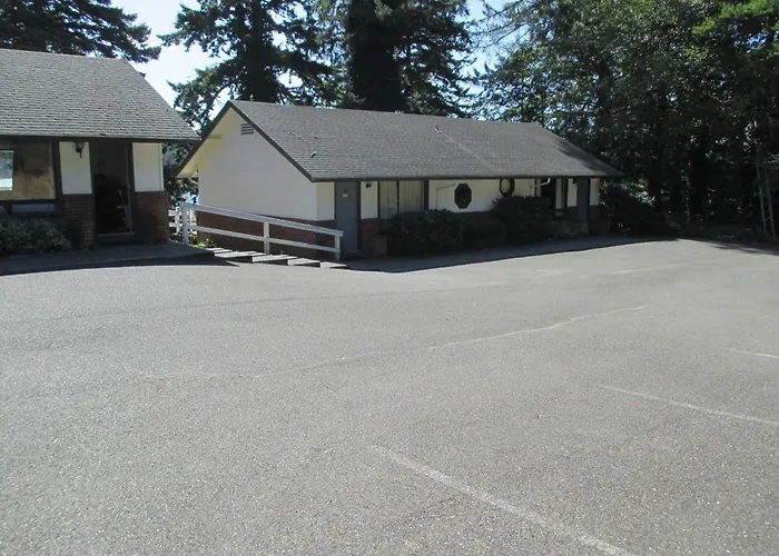Woahink Lake Suites